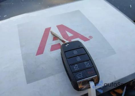 2018 Kia Sedona Lx z USA, uszkodzony, nr VIN KNDMB5C10J6407098